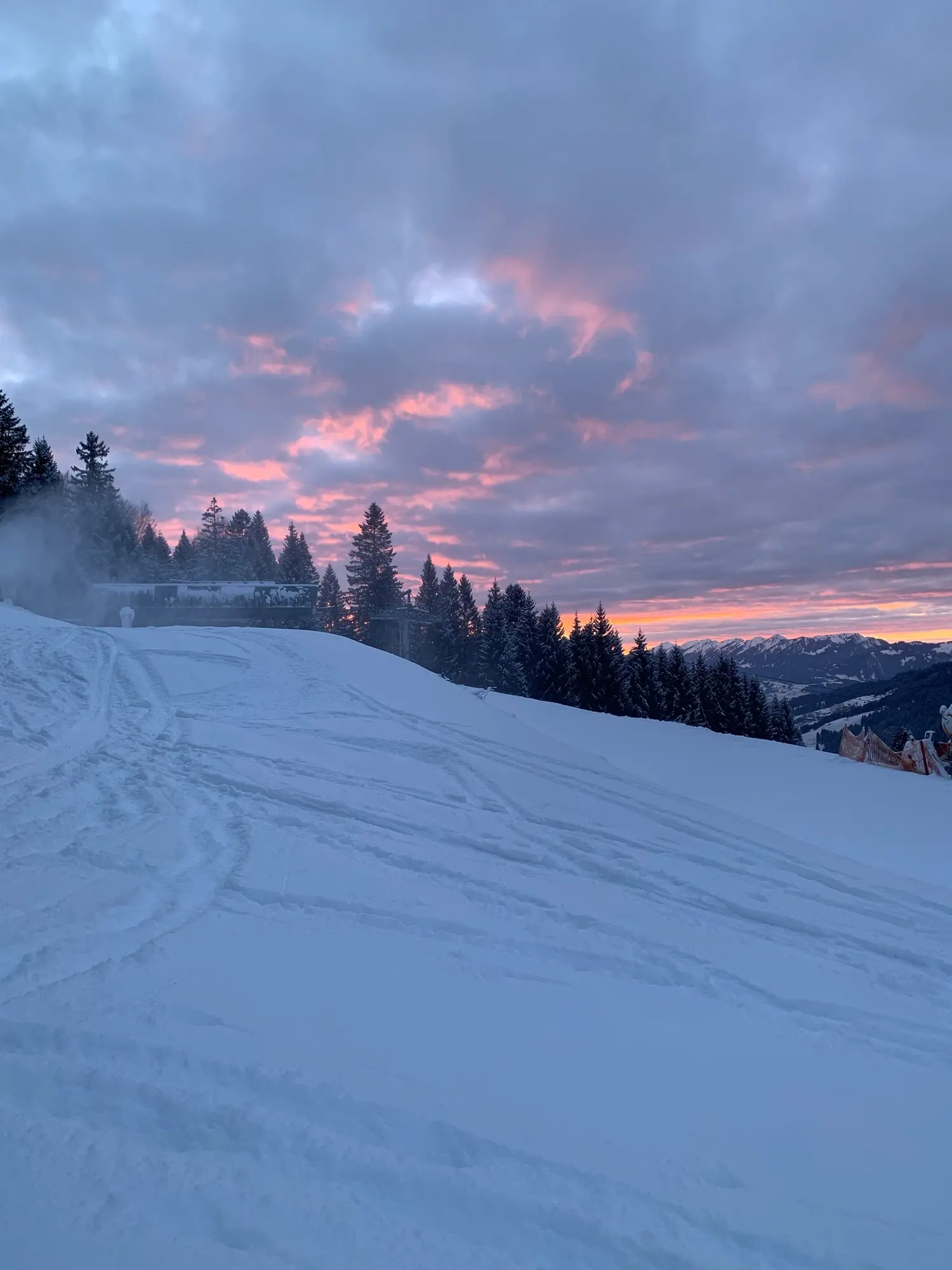 Langlaufloipe im winterlichen Allgäu